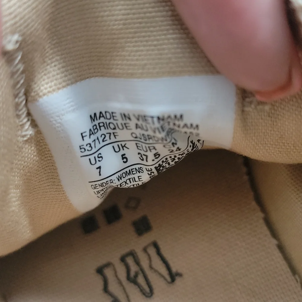 Converse - Picture 8 of 9